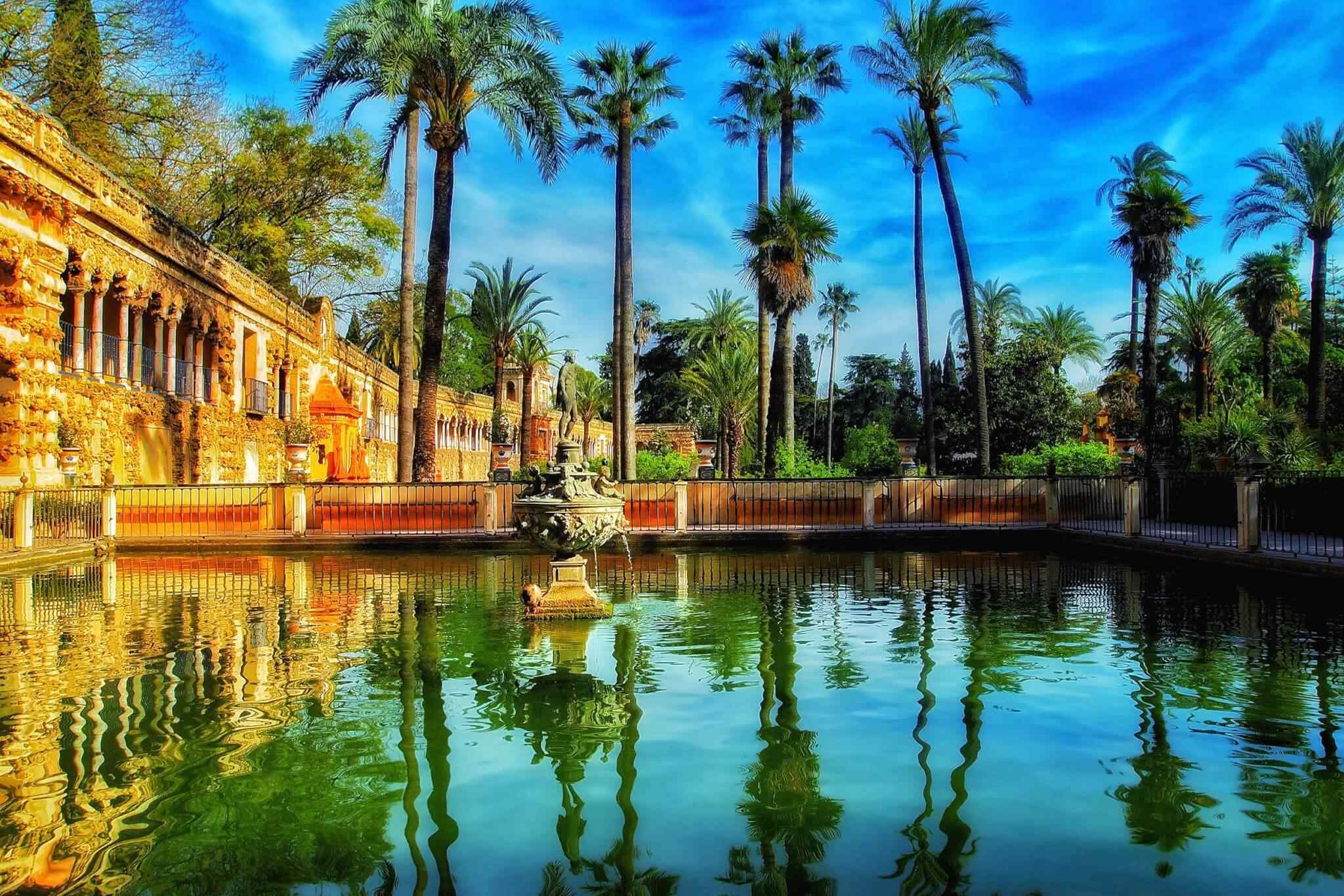 https://www.rizzvacations.com/wp-content/uploads/2018/09/tour-seville-03.jpg